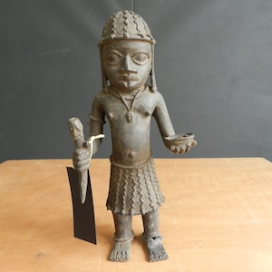 Bronze Ifa Prêtre féticheur Sacrificateur, Statue Rituel Vaudoo gagner la guerre, Fétichiste Ifa bol offrande sacrifice Soldats avant combat