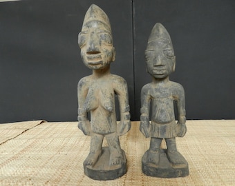 Paire de Sculpture Ere Ibeji Yoruba Bois noir, poupée jumeau, Nigéria, statues Africaines, Art Africain, Vintage décoration, 32 cm - 12.60"