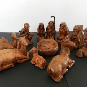 Luxurious Nativity Christmas Nativity Crib XXL Redwood, Camel Camel Crib Holy Family, Jesus Mary Joseph, 13 Figures Length 18 cm 7.09 inch