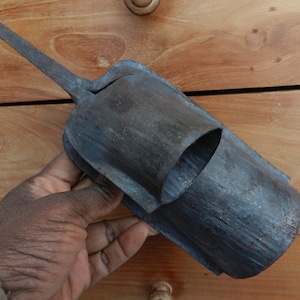 Instrument de musique percussion Africain, Gong cloche double fer noir forgé, Gankogui Banana bell, Idiophone Ewe Ghana, Bénin, Togo, Yoruba image 8