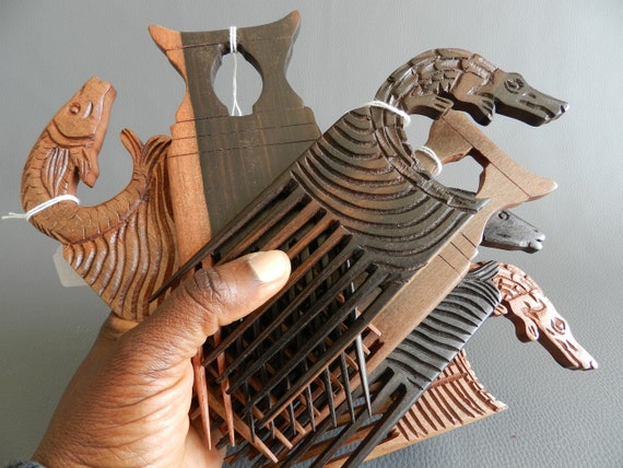Peigne africain en bois ébène, crocodile peigne africain, poisson animaux savane Africaine, Sculpture bois, vintage ethnic, Art Africain