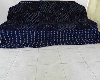 Grand Plaids Couvre lit et jeté de canapé N° Ing-15 bleu indigo en tissu africain patchwork. 300 cm x 300 cm