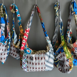 Sac bandoulière zip en tissu patchwork wax Africain, sac de sport large bretelle plate poches, sac besace à vélo, sac de marche baluchon wax