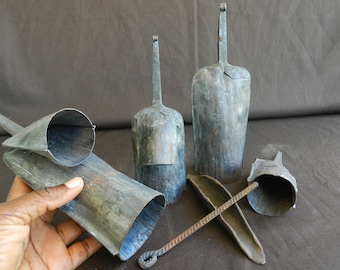 Instrument de musique percussion Africain, Gong cloche double fer noir forgé, Gankogui Banana bell, Idiophone Ewe Ghana, Bénin, Togo, Yoruba