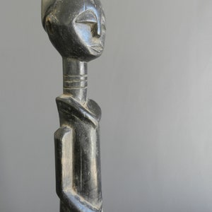 Zwarte Ashanti pop in houten kralen Ghana, Antic Niermoeder Vruchtbaarheid Asanti Ghana, La Maison Rafacia Afrikaanse kunst, Boho Vintage 47 cm 18.50"