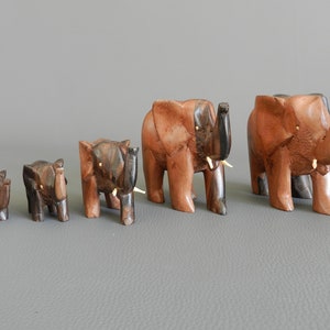 5 Elephants Family Carving Wood Ebony, Elephant Animals Savannah Crafts Africa, Luxury Elephant Wood Statue, Home Decor La Maison Rafacia