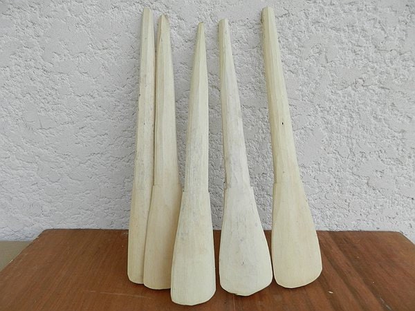 Lot de 2 Spatules, en Bois Blanc Plante Médicinale Newbouldia Laevis Naturel, Ustensile Cuisine, Lav