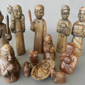 Luxury crib Nativity XL Vintage ebony, carved Christmas of 12 characters old patina, dense exotic wood, Height 16 cm 6.69 inch