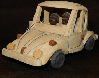 Voiture Coccinelle Volkswagen sculptée en bois  pour home décoration et enfant