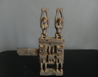 Rare Dogon Serrure Porte Sculpté statue couple, Fermeture verrouillage poignet porte Dogon, grenier Tribut Mali bois ébène, 30 cm 11.81 inch