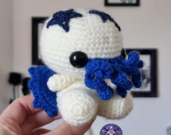 Amigurumi Cthulhu branco e azul