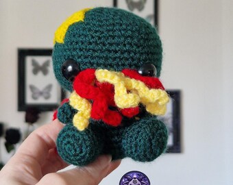 Amigurumi Cthulhu com tema natalino
