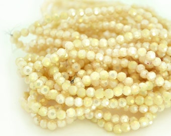 Petites perles rondes écru beige 4 mm