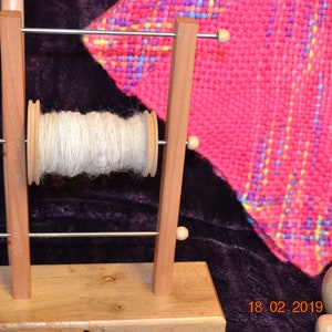 Lazy Kate, Spinning bobbin holder