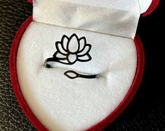 Bague fleur de lotus ajourée, ajustable, en acier inoxydable, noire, argent, ou or au choix
