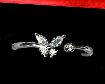 Adjustable ring with 925 silver butterfly, crystal wings and diamond topaz