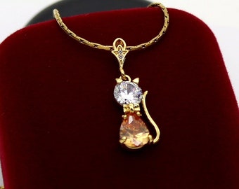 Collier Chat d'amour de cristal doré princesse, modèle, chaîne et bélière au choix