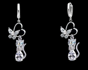 Boucles d'oreille petit chat au papillon de cristal diamant sur un cœur d'argent, attaches et pierres au choix