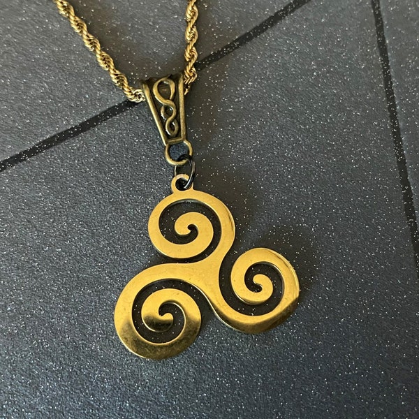 Celtic necklace lucky charm "Triskel" vintage in golden stainless steel, bail and chain of your choice