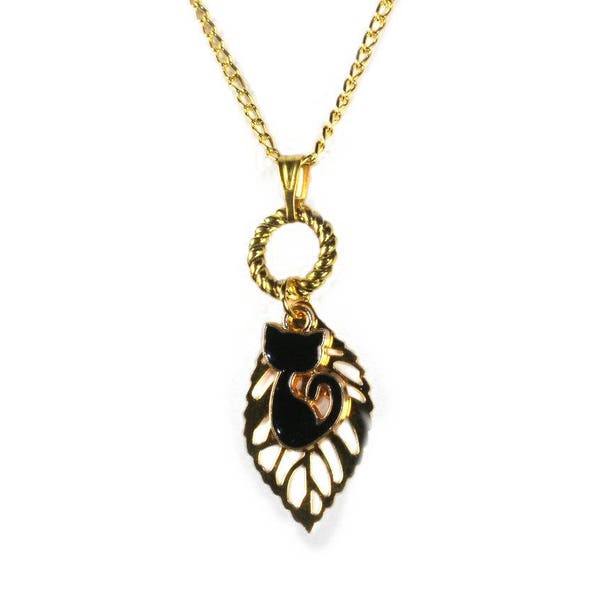 Collier "Petit chat noir à la feuille doré et au cerceau torsadé"