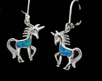 Boucle oreille Licorne argent  opale feu bleu nacré,bijou fantastique, cheval d'opale
