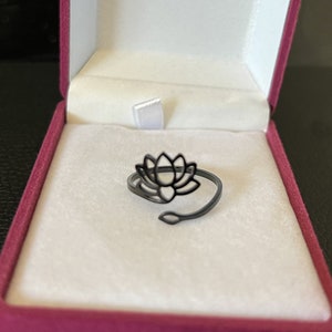 Openwork lotus flower ring, adjustable, in stainless steel, silver, gold or black of your choice Black