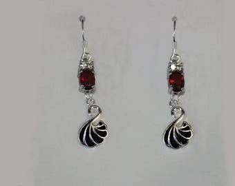 Boucles d'oreilles " Le cygne d'argent noir au grenat de feu"