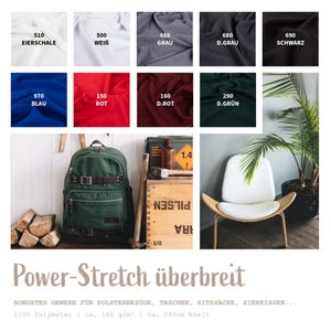 Könnte beinhalten: Eine Produktpräsentation mit Stoffmustern in verschiedenen Farben, darunter Weiß, Grau, Blau, Rot und Grün. Ein grüner Rucksack mit braunen Lederriemen ist ebenfalls abgebildet, zusammen mit einem weißen Stuhl und einer Holzkiste. Der Text "Power-Stretch" ist zu sehen.