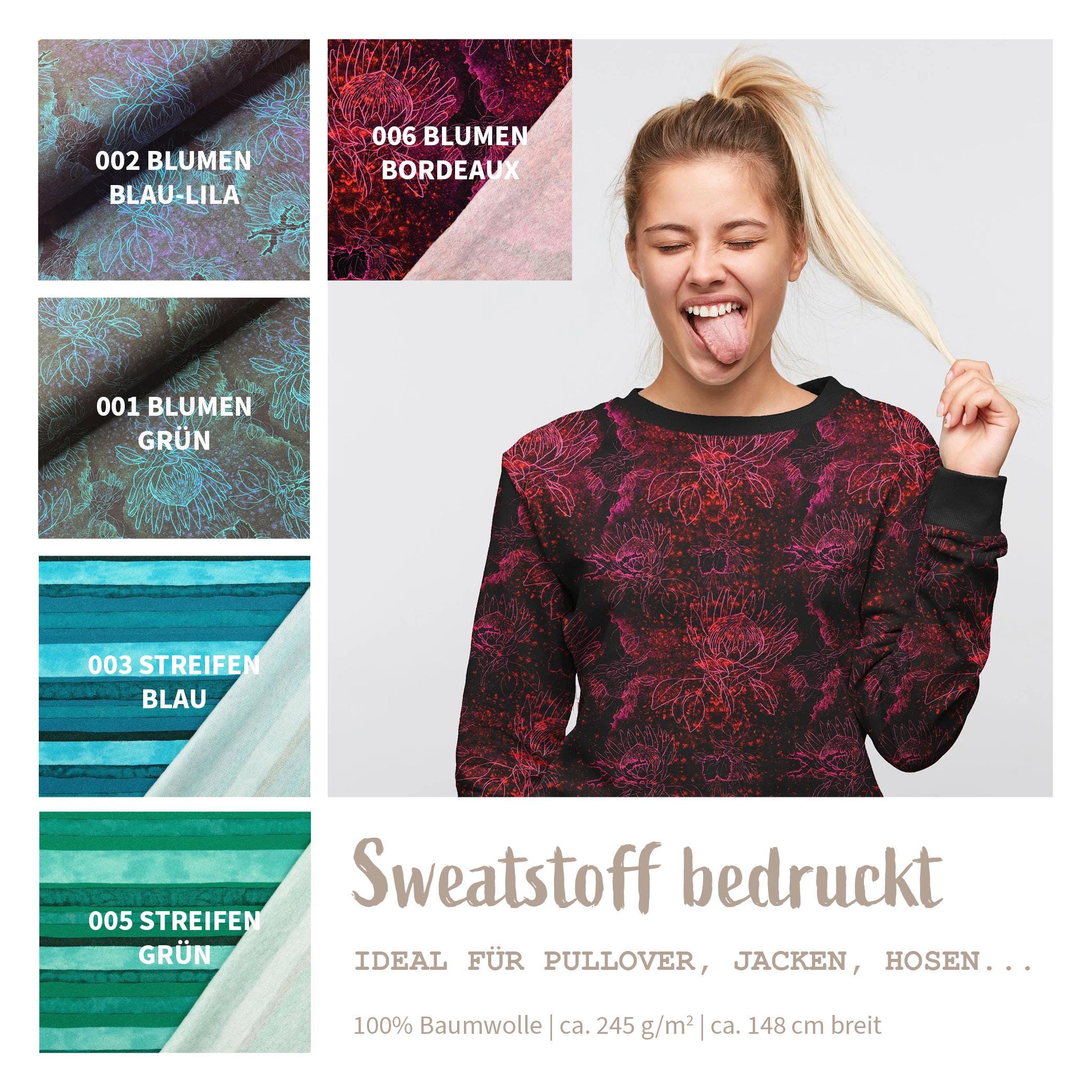 Blaues sweatshirt mit einer blume