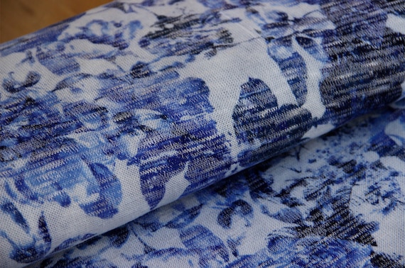 Strickstoff Rosen bedruckt Stoff Meterware Strickware Blumen