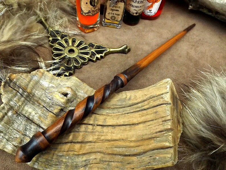 Wizard/'s Magic Wand Sculptures Hand-carved Engravings Wooden Magic Wand handmade in France - Beech Wood