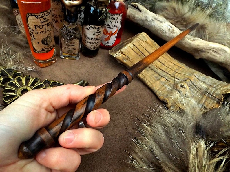 Wizard/'s Magic Wand Sculptures Hand-carved Engravings Wooden Magic Wand handmade in France - Beech Wood