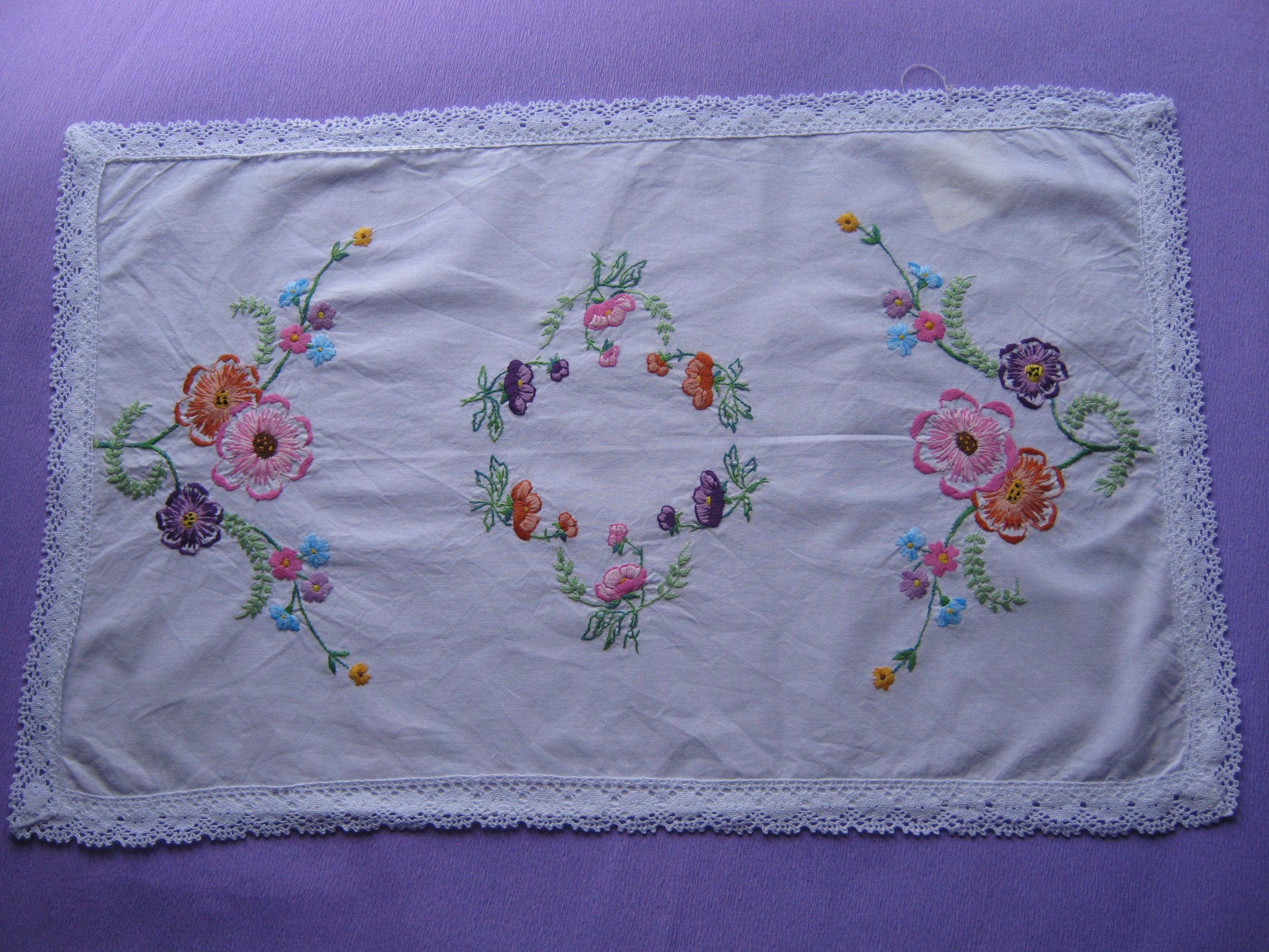 Napperon Brodé A La Main | N60