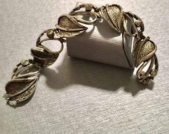 Sarah Coventry  sheet bracelet