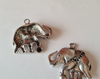 2 pendentifs éléphants