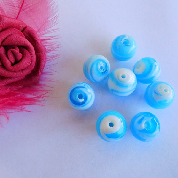 Lot de 10 Perles Lampwork 12 mm bleue et blanche en verre