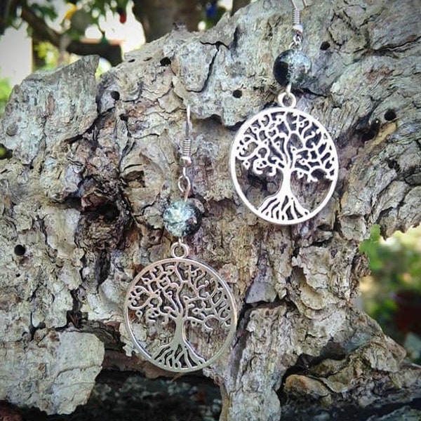 Boucles d'oreille argentées arbre de vie et perle craquelée