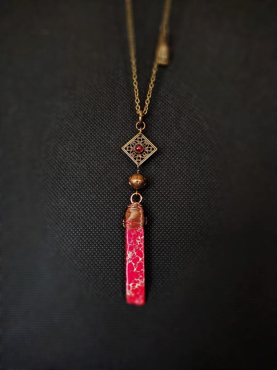 Collier en pointe de Jaspe impérial et cristal de grenat