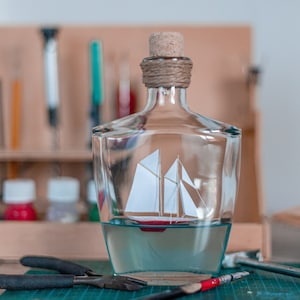Schiff in der Flasche, Yacht in der Flasche