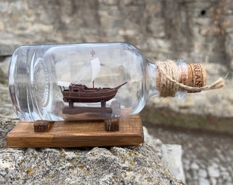 Ship in a bottle - Sea of Thieves  - Sloop in a bottle