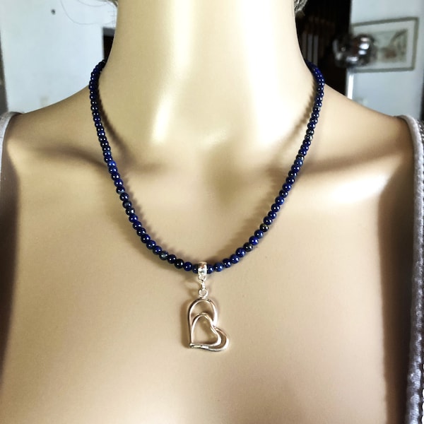 LAPIS LAZULI avec pendentif double coeur argent plaqué, collier fin 47/52 cm, perles rondes de 4mm femme.