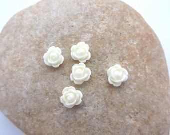 Set of 5 half beads, flower cabochon resin to stick white color, white flower