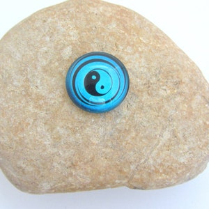 Glass cabochon, illustrated, round 25mm, yin yang blue, to stick