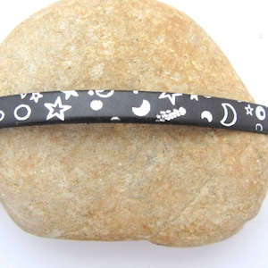 Leather strip black with star 17cm origin european