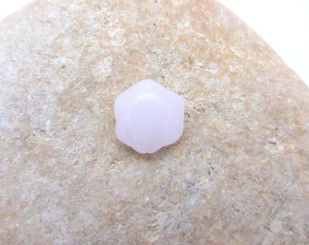 The Lot of 7 light pink beads in the shape of glass flower,