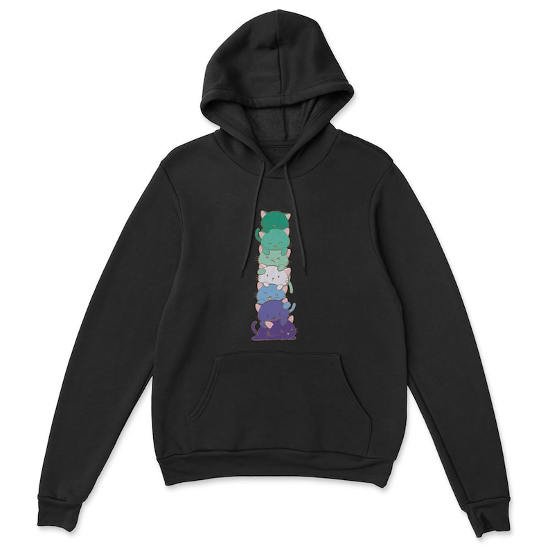 K&ouml;nnte beinhalten: Schwarzer Kapuzenpullover mit einem Stapel von f&uuml;nf Cartoon-Katzen in einem Regenbogen-Farbmuster, das auf der Vorderseite aufgedruckt ist.
