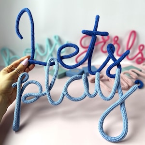 Letrero de pared con el nombre "LETS PLAY" para la habitación de los niños - Idea de decoración con pancartas para el rincón de juegos de los niños - Decoración de habitación con alambre tejido - Regalo de casa de juegos para mamás primerizas