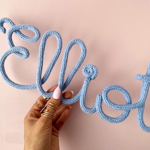 Nombre de pared con arte de alambre tejido - Nombre personalizado para guardería - Decoración de letras para sala de juegos de niños - Adorno personalizado para habitación de bebé - Letrero de puerta grande