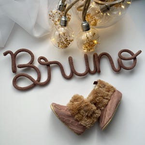 Nombre de bebé niño personalizado para guardería - Arte de pared de alambre tejido para futura mamá - Decoración de letras para sala de juegos - Colgante de habitación hecho a mano - Letrero para puerta