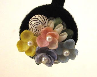 Vintage Seashell and Faux Pearl Pastel 1950s Screw Back Floral Earrings